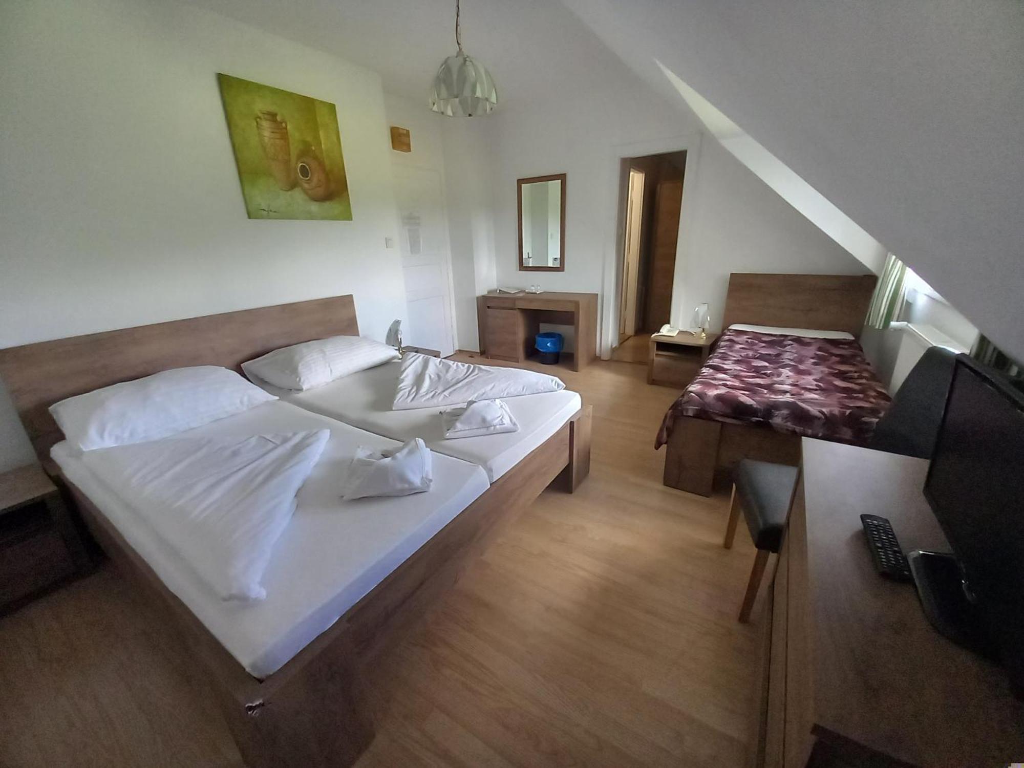 Hotel Familia Zamardi Room photo
